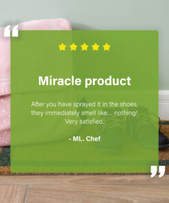 Reviewafbeelding met een deurmat, schoenen en een groene overlay met vijf sterren en een klantbeoordeling over EcoFeet zweetgeurverwijderaar.